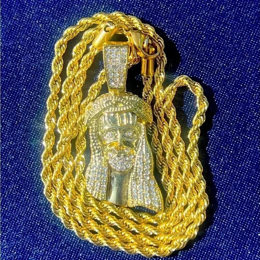 Rope necklace with Iced out “Jesus Head” pendant